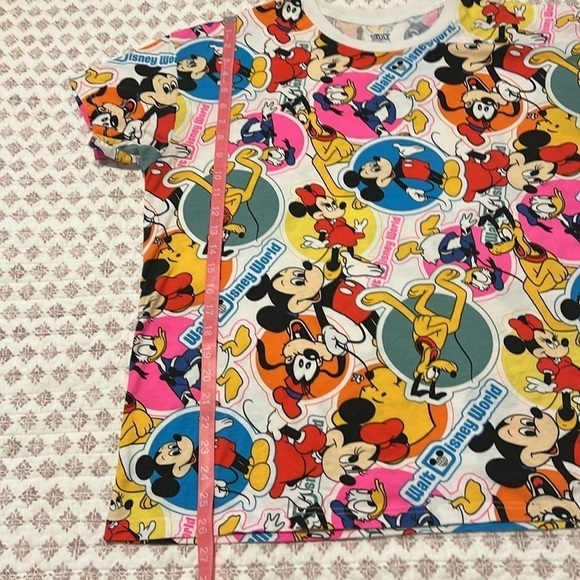 Walt Disney World 50th Vault Mickey & Friends All-Over-Print T-Shirt Large - Picture 8 of 9